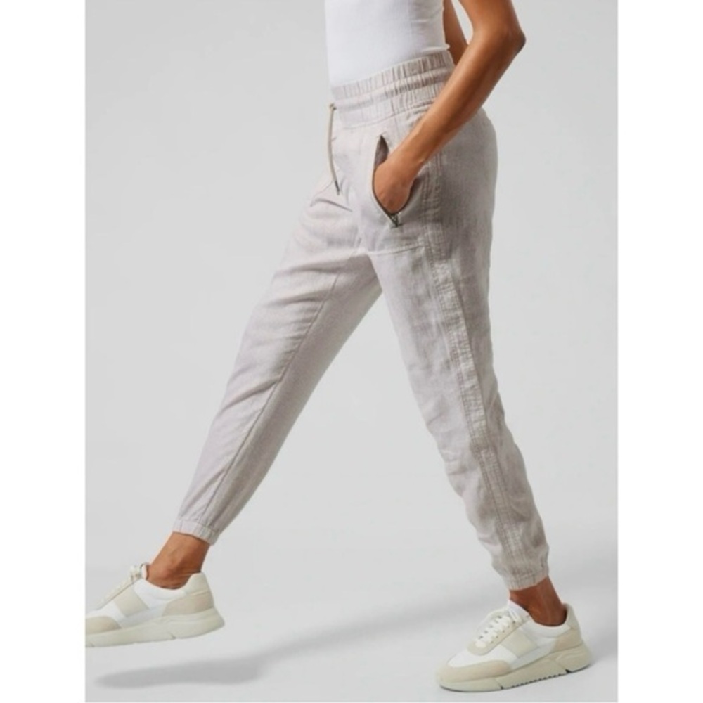 Athleta Cabo Linen Joggers Micro Cheetah Print
Size 10 Summer Vacation Travel